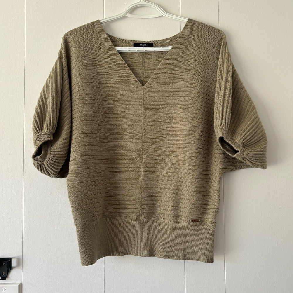 Tahari balloon sleeve v-neck sweater estimated size M